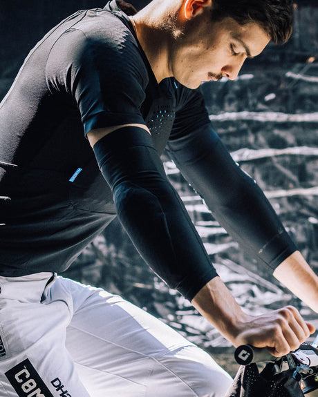 Gravity Elbow Pad